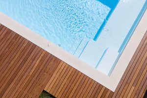 type bois terrasse piscine